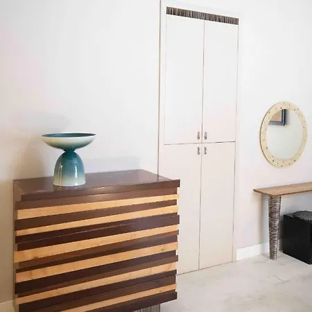 לינה וארוחת בוקר Atelier Ines Arts &