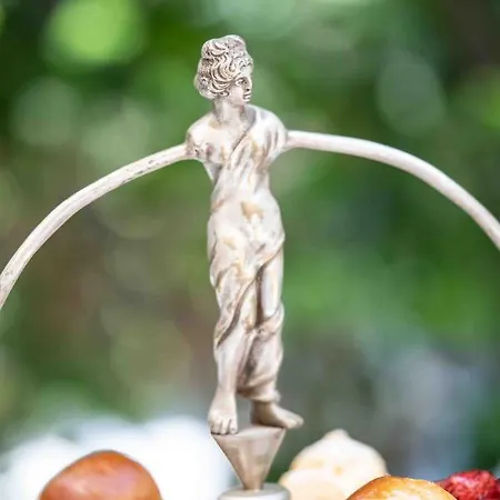 לינה וארוחת בוקר Atelier Ines Arts & נאפולי