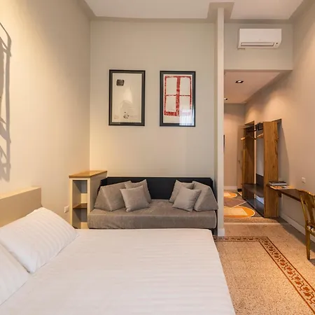 Atelier Ines Arts & נאפולי