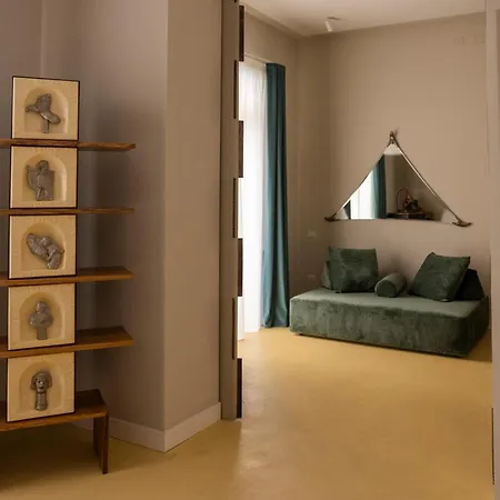 Atelier Ines Arts & נאפולי